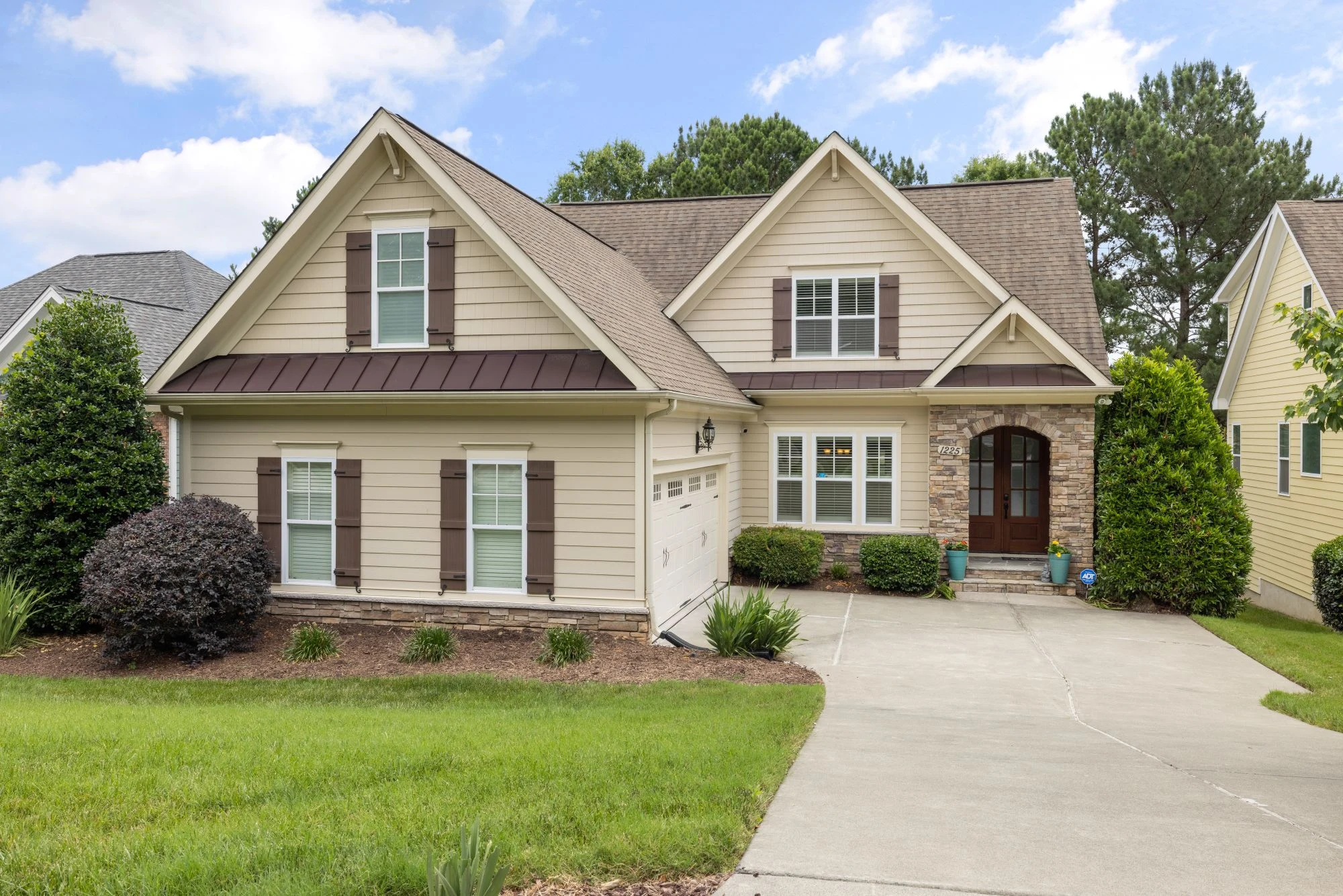 Refresh the exterior with a coordinated approach to appearance, upkeep, and the everyday arrival.